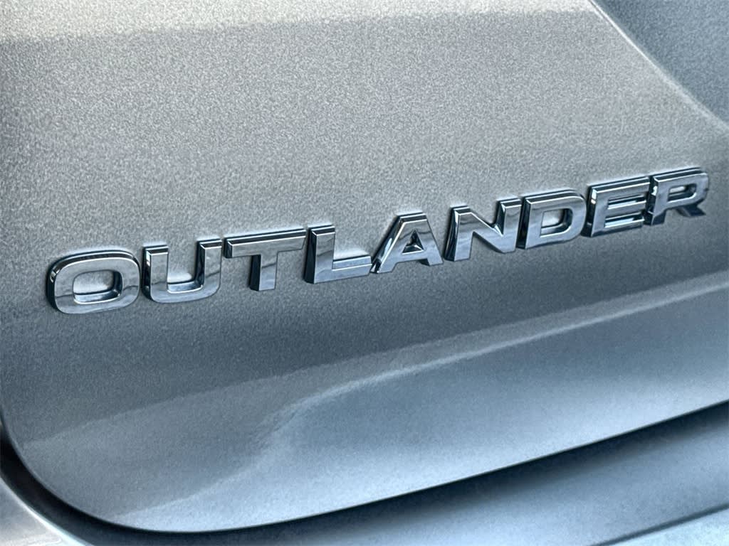 Thumbnail: 2024 Mitsubishi Outlander - 7
