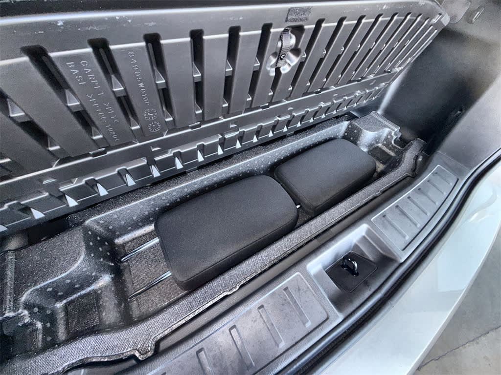 Thumbnail: 2024 Mitsubishi Outlander - 25