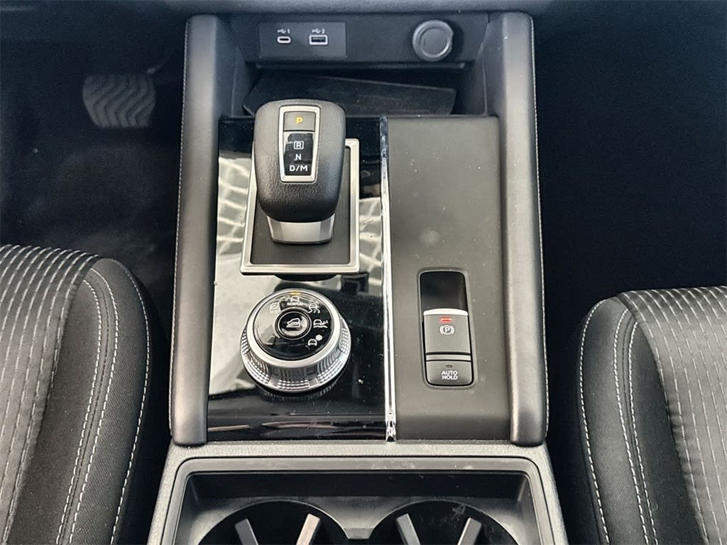 Thumbnail: 2024 Mitsubishi Outlander - 15