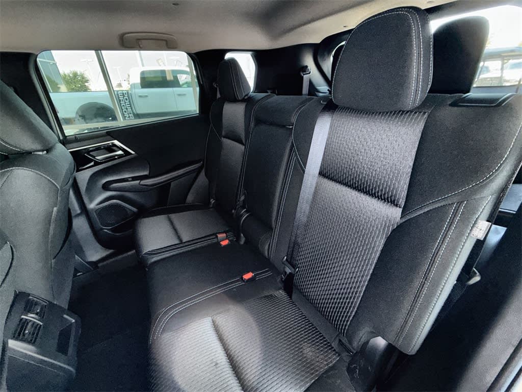 Thumbnail: 2024 Mitsubishi Outlander - 20