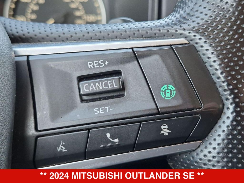 Thumbnail: 2024 Mitsubishi Outlander - 26