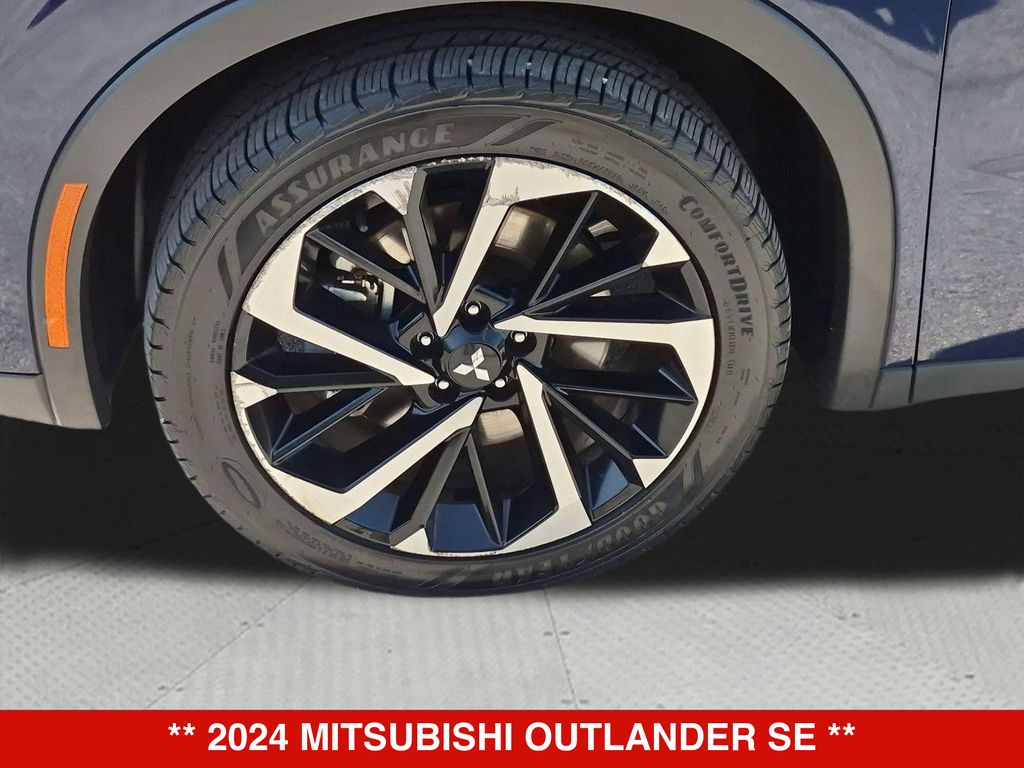 Thumbnail: 2024 Mitsubishi Outlander - 7
