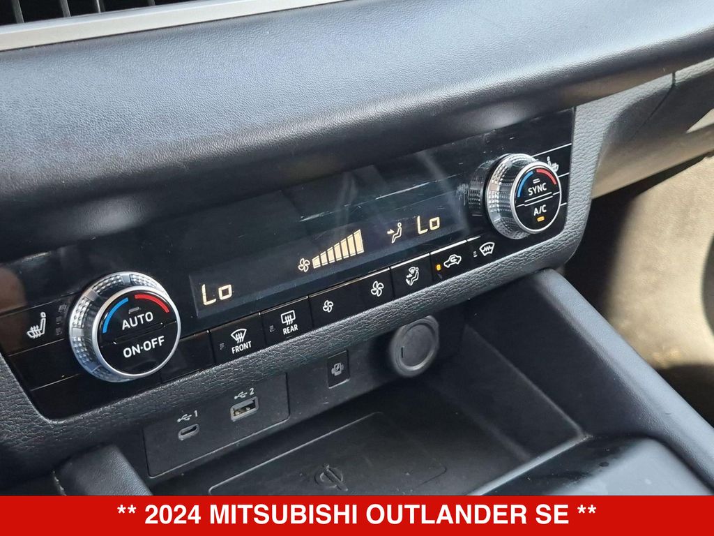 Thumbnail: 2024 Mitsubishi Outlander - 30