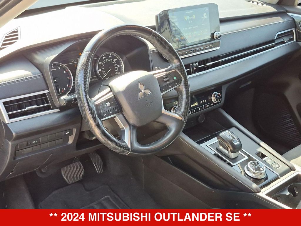 Thumbnail: 2024 Mitsubishi Outlander - 2