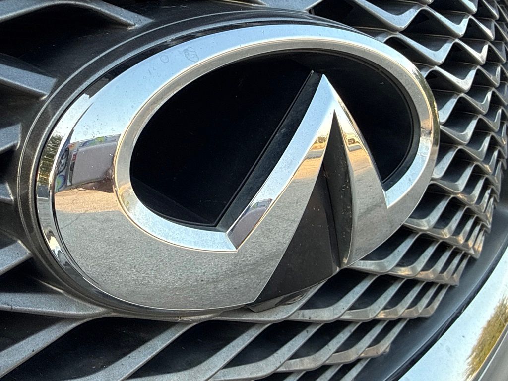 Thumbnail: 2021 INFINITI QX80 - 9