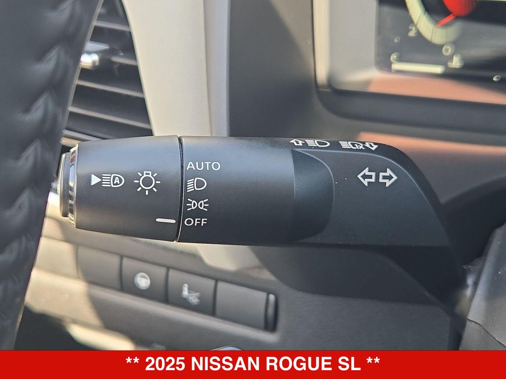 Thumbnail: 2025 Nissan Rogue - 30