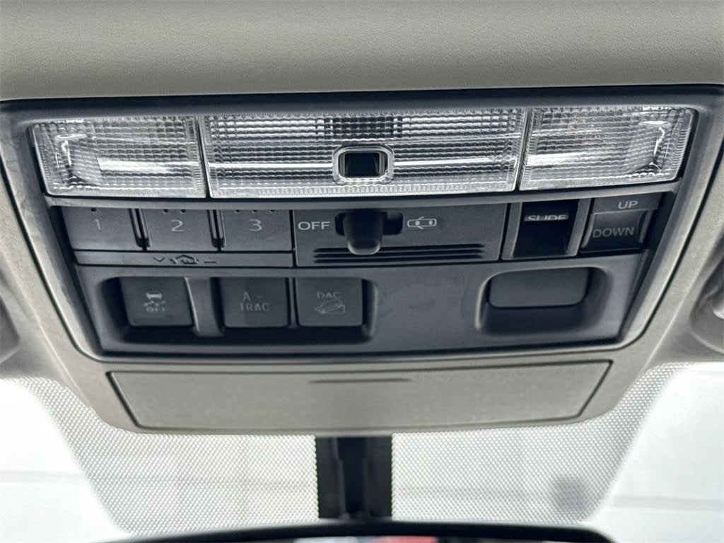 Thumbnail: 2018 Toyota 4Runner - 25