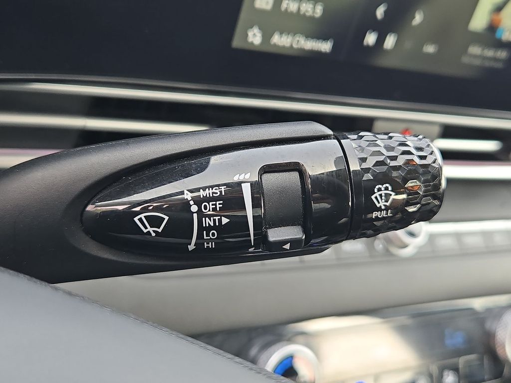 Thumbnail: 2024 Hyundai Elantra - 34