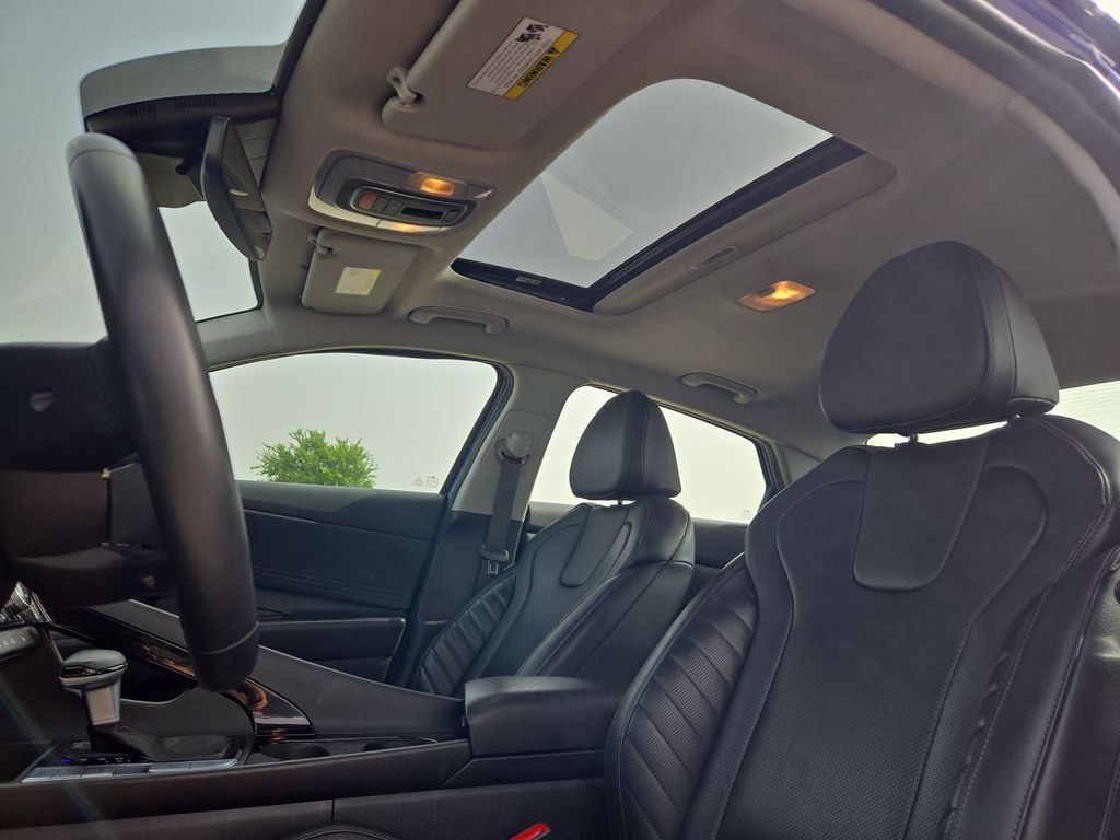 Thumbnail: 2024 Hyundai Elantra - 11