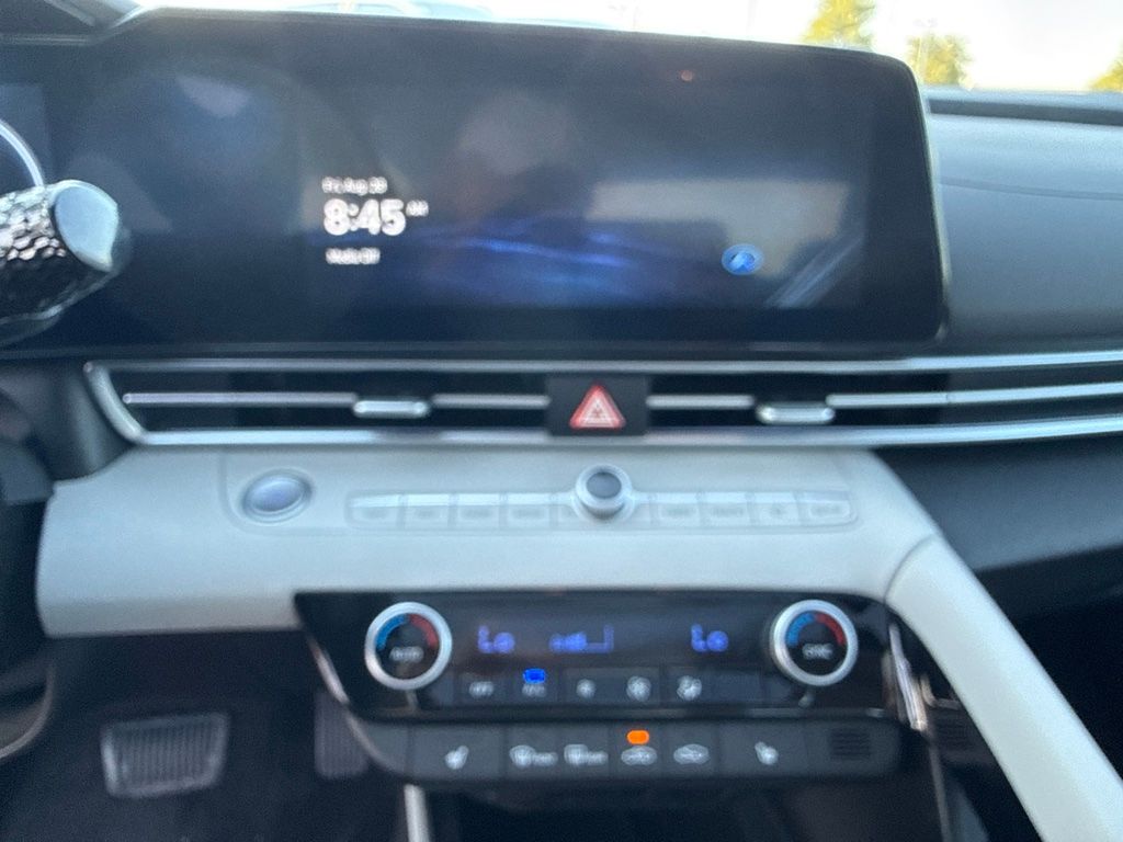 Thumbnail: 2025 Hyundai Elantra - 8