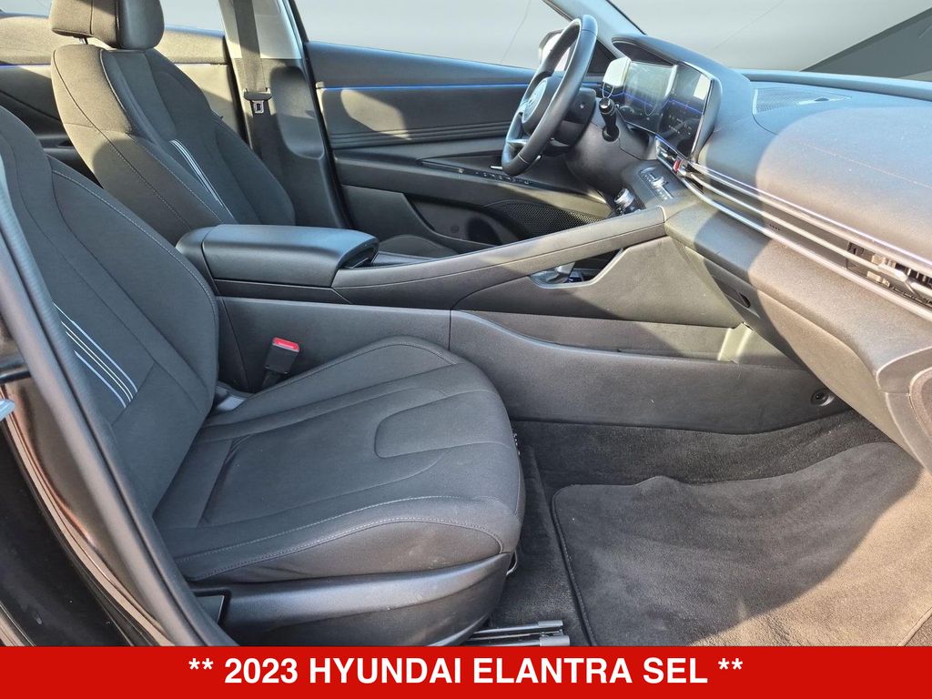 Thumbnail: 2023 Hyundai Elantra - 10