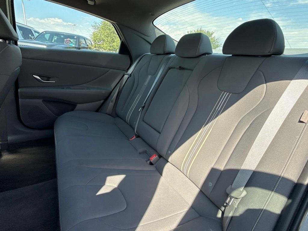 Thumbnail: 2025 Hyundai Elantra - 19
