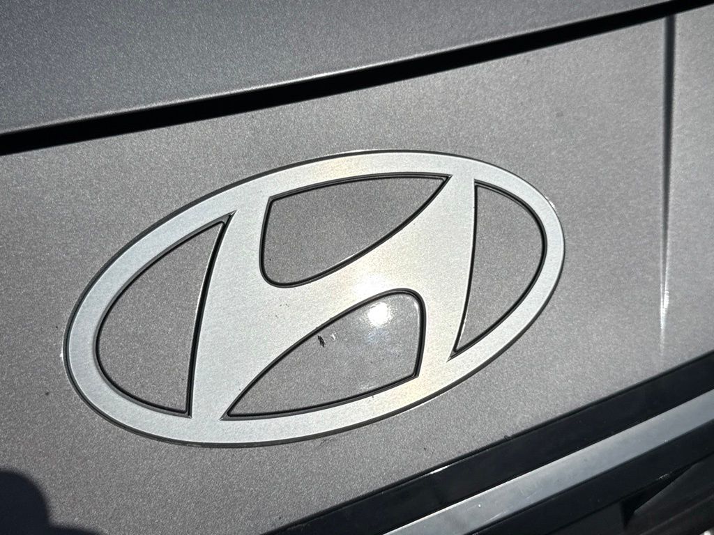 Thumbnail: 2025 Hyundai Elantra - 17