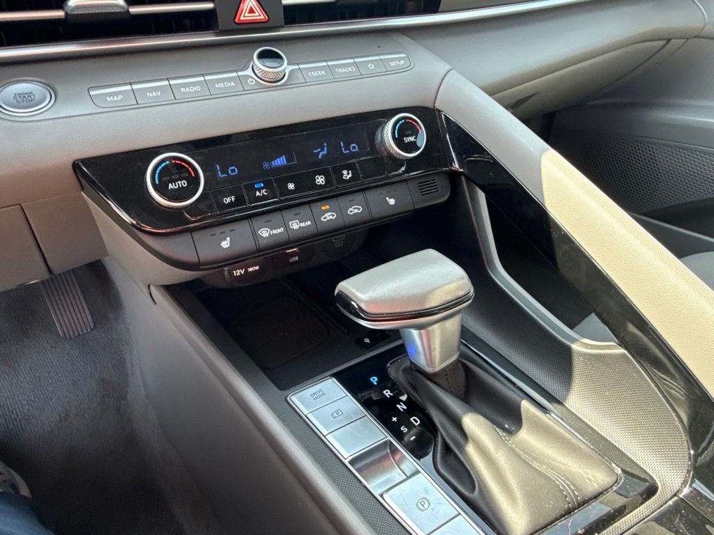 Thumbnail: 2025 Hyundai Elantra - 10