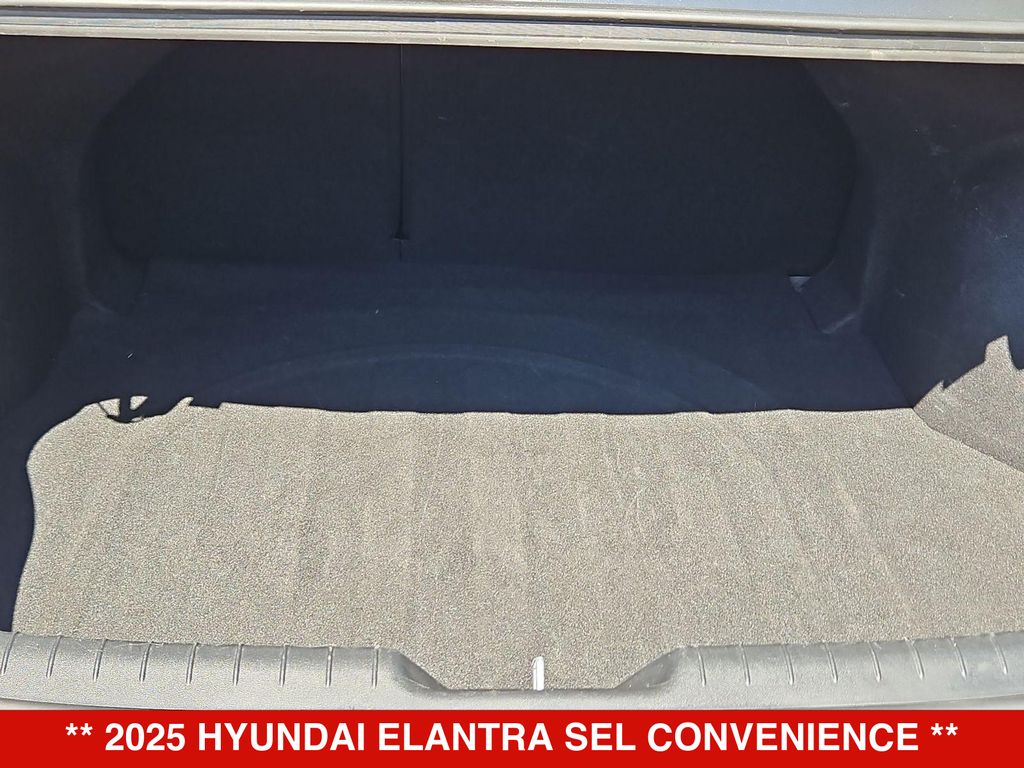 Thumbnail: 2025 Hyundai Elantra - 17