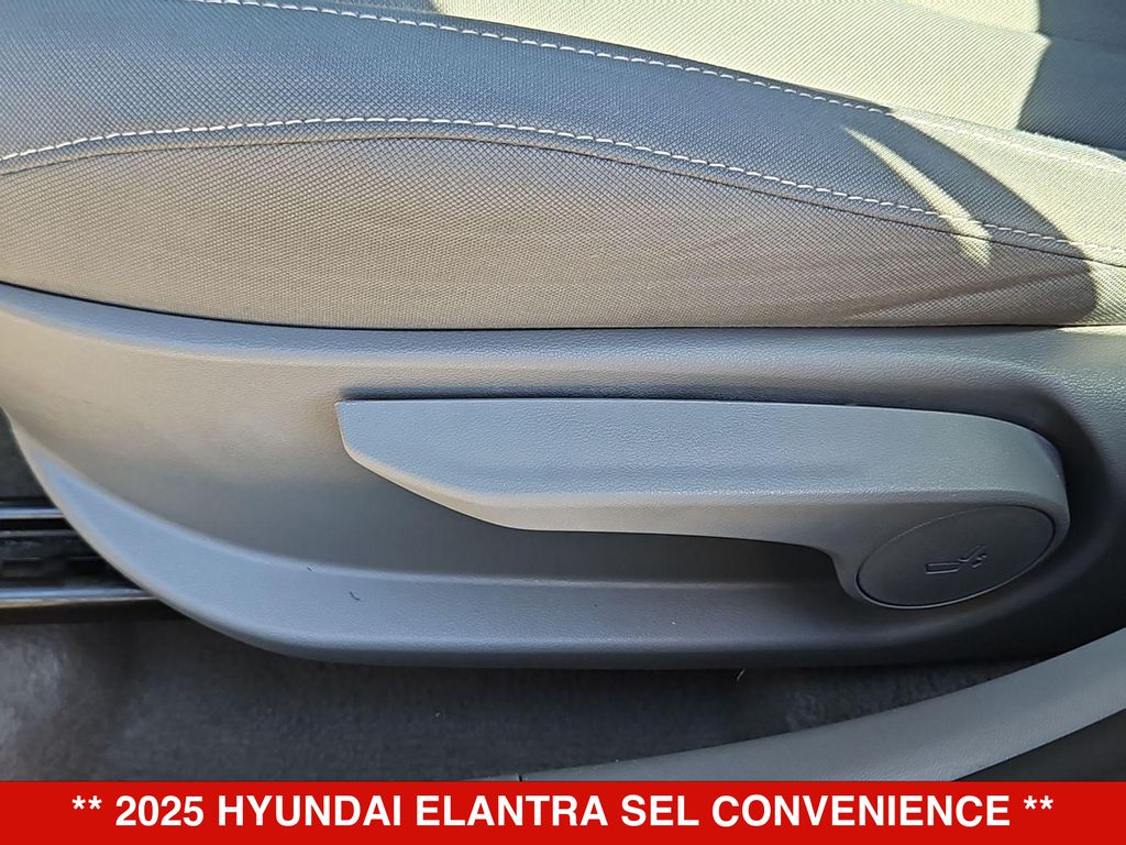 Thumbnail: 2025 Hyundai Elantra - 23