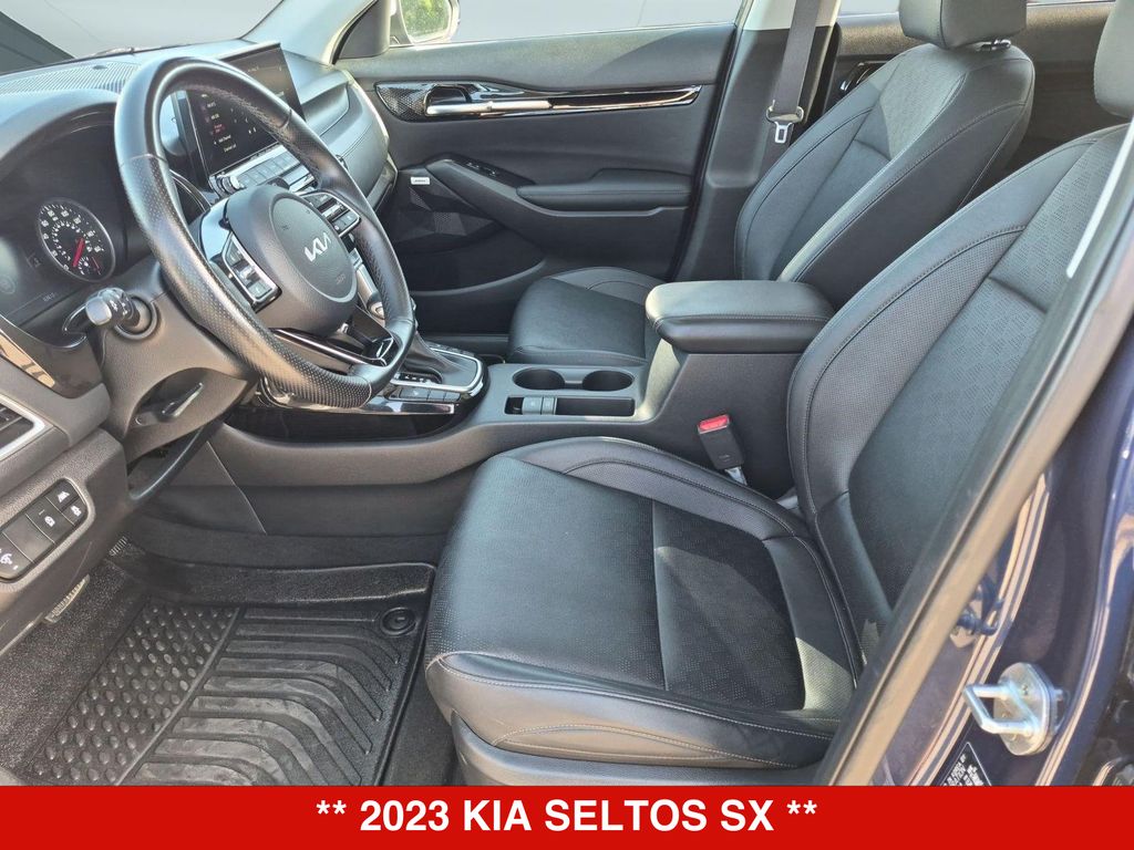 Thumbnail: 2023 Kia Seltos - 11