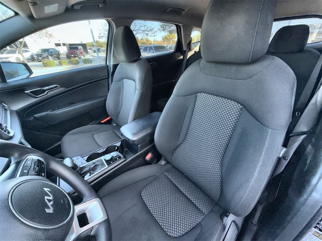 Thumbnail: 2023 Kia Sportage - 10