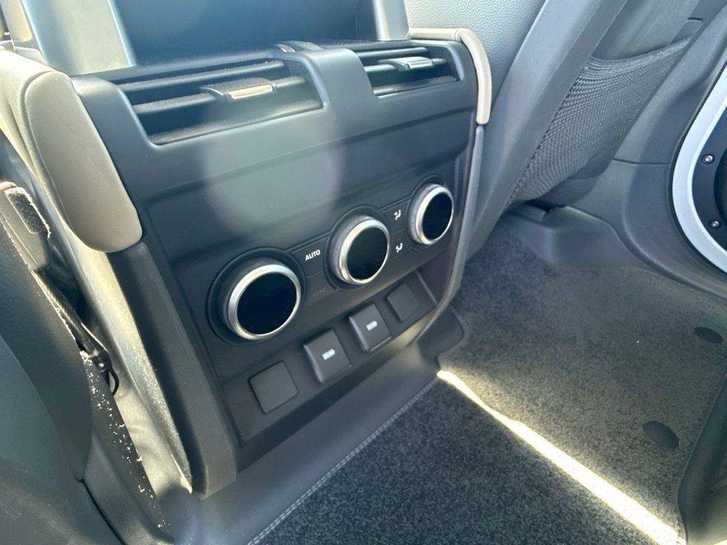 Thumbnail: 2024 Land Rover Defender - 21