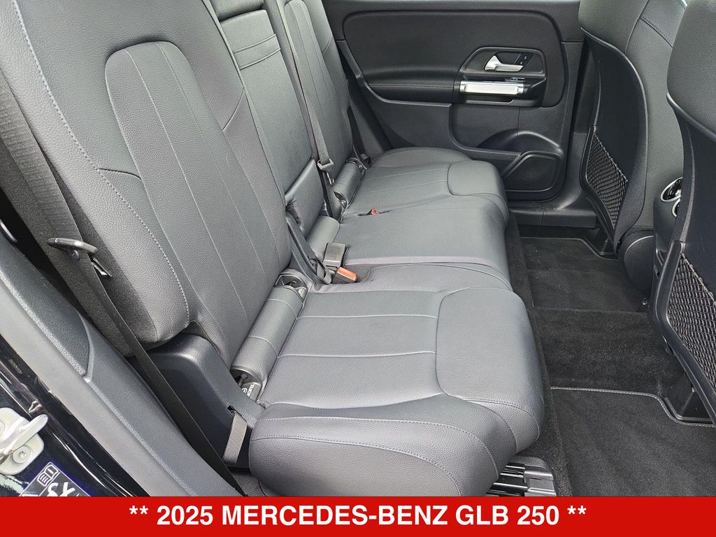 Thumbnail: 2025 Mercedes-Benz GLB - 12