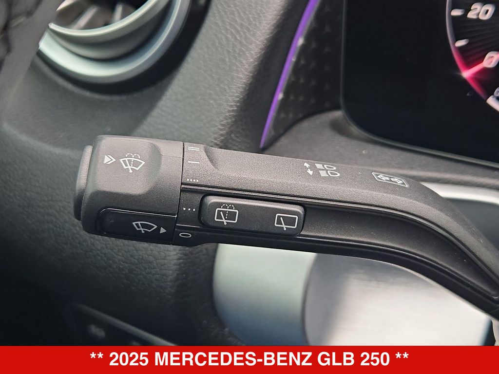 Thumbnail: 2025 Mercedes-Benz GLB - 30