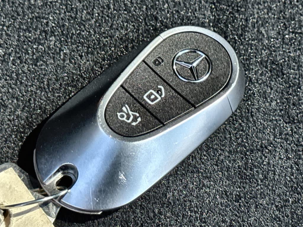 Thumbnail: 2025 Mercedes-Benz GLC - 17