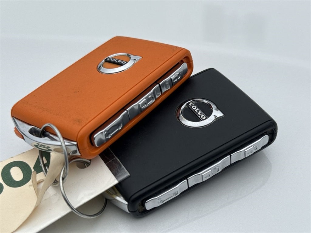 Thumbnail: 2023 Volvo XC60 - 18