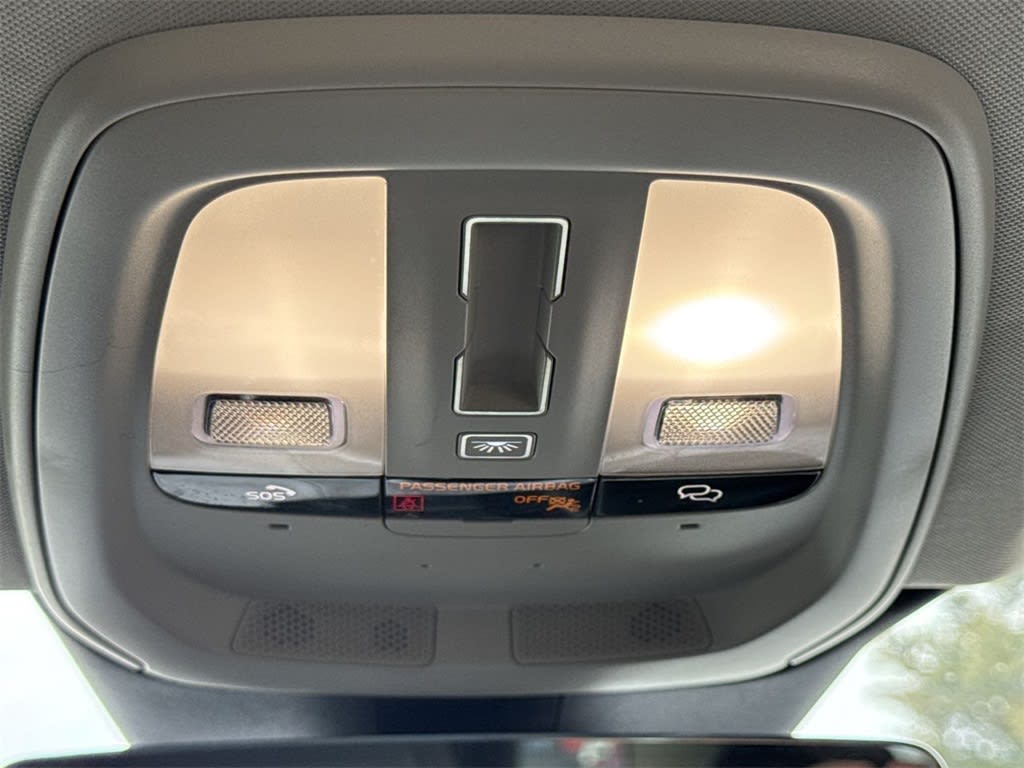 Thumbnail: 2023 Volvo XC60 - 22