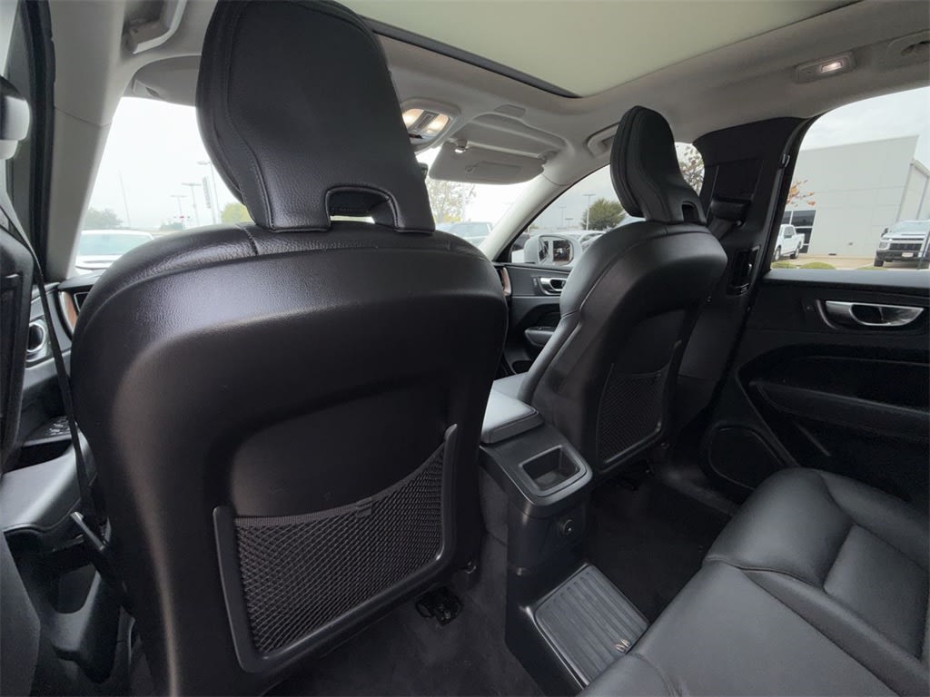 Thumbnail: 2023 Volvo XC60 - 12