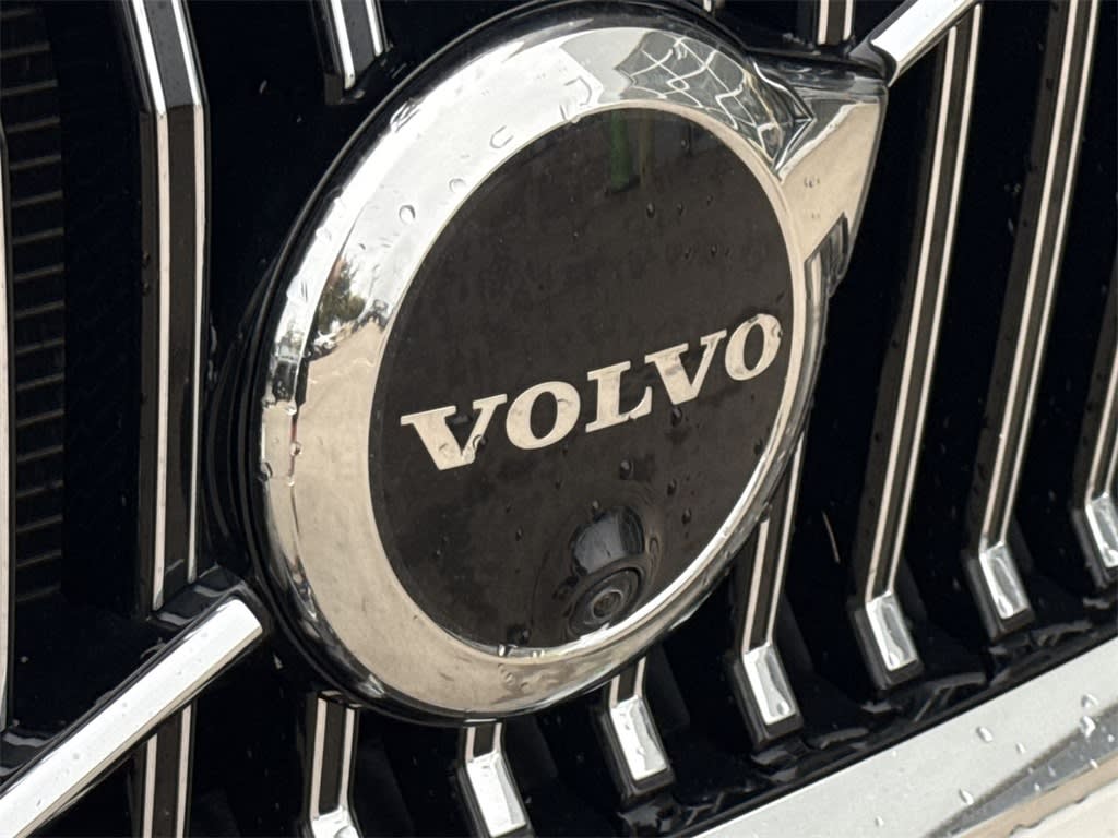 Thumbnail: 2023 Volvo XC60 - 20