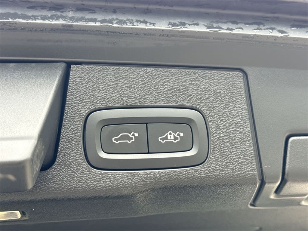 Thumbnail: 2023 Volvo XC60 - 24