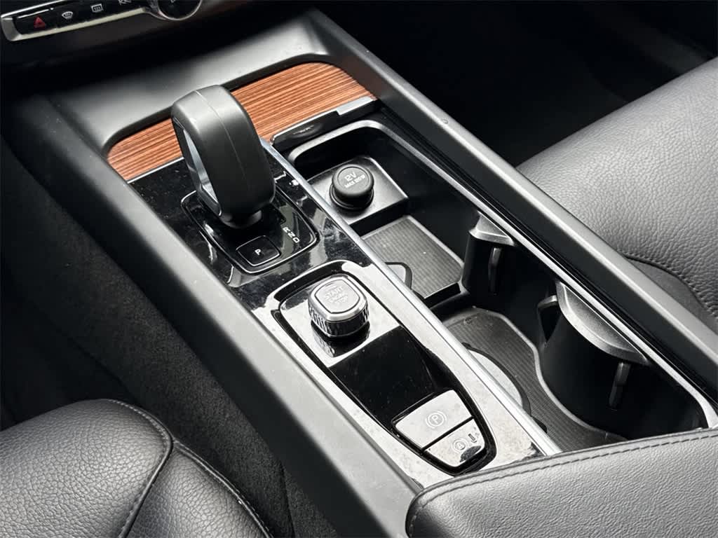 Thumbnail: 2023 Volvo XC60 - 15