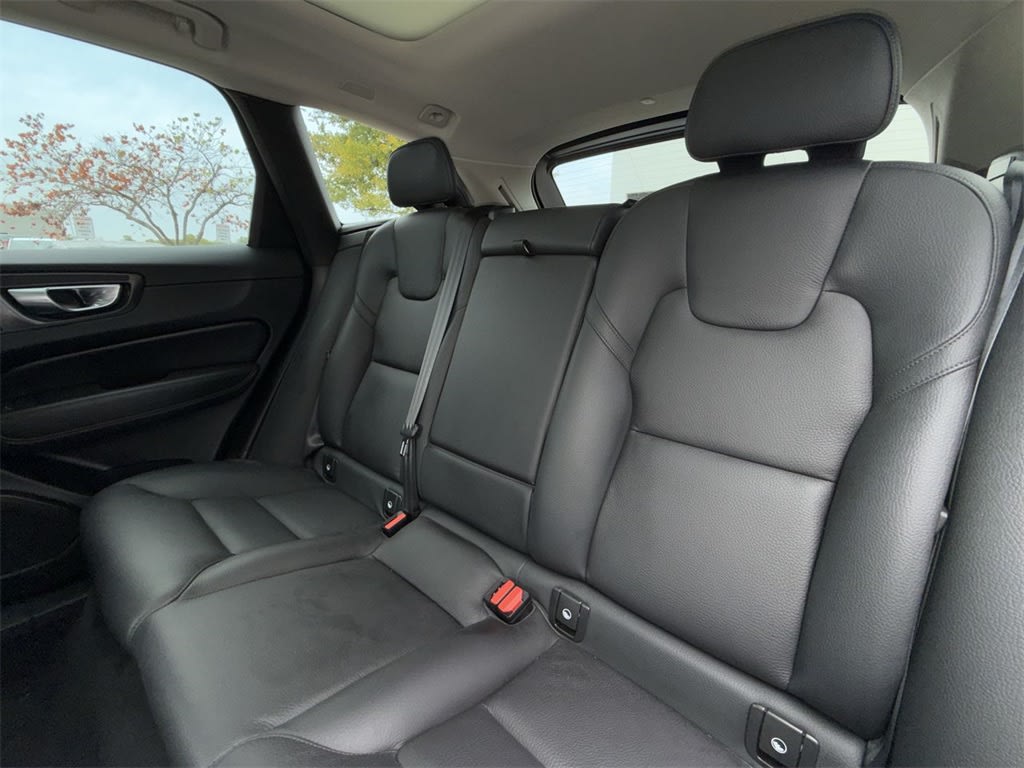 Thumbnail: 2023 Volvo XC60 - 21