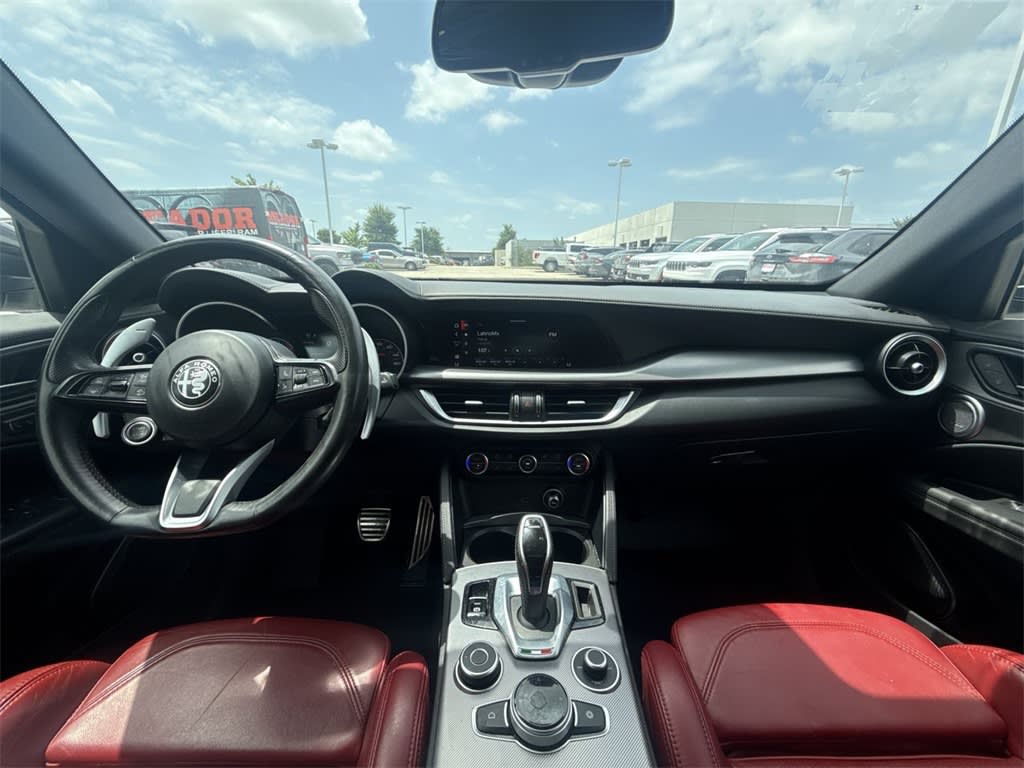 Thumbnail: 2022 Alfa Romeo Stelvio - 10