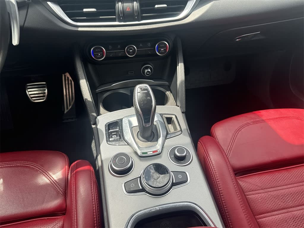 Thumbnail: 2022 Alfa Romeo Stelvio - 16