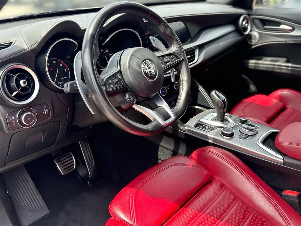 Thumbnail: 2022 Alfa Romeo Stelvio - 2