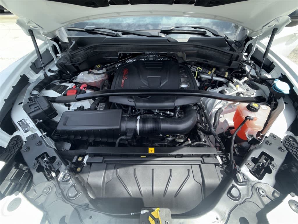 Thumbnail: 2022 Alfa Romeo Stelvio - 9