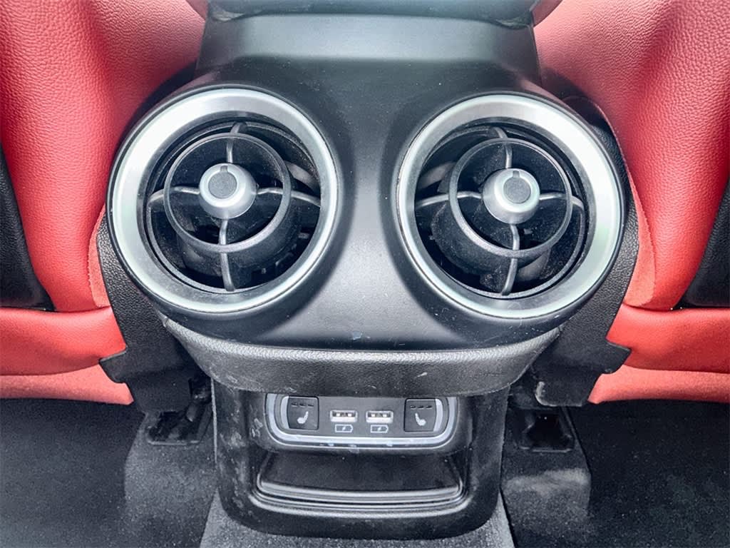 Thumbnail: 2022 Alfa Romeo Stelvio - 24