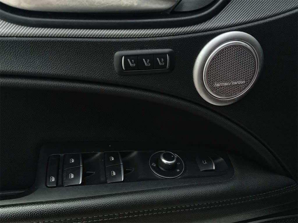 Thumbnail: 2022 Alfa Romeo Stelvio - 26