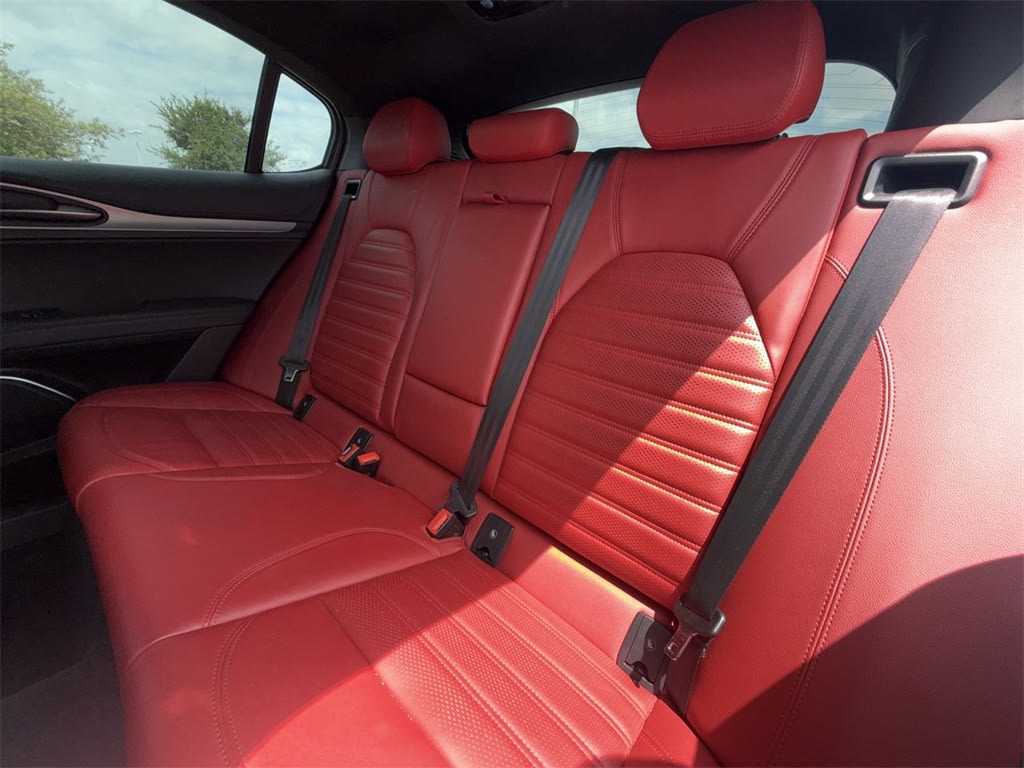Thumbnail: 2022 Alfa Romeo Stelvio - 22