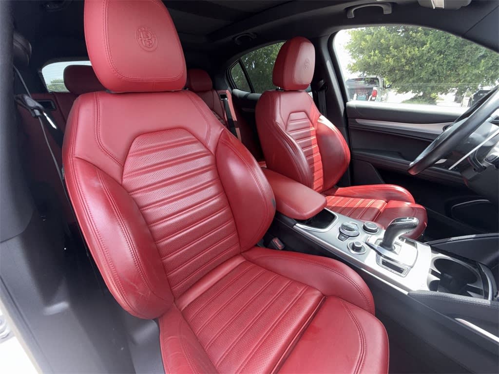 Thumbnail: 2022 Alfa Romeo Stelvio - 12