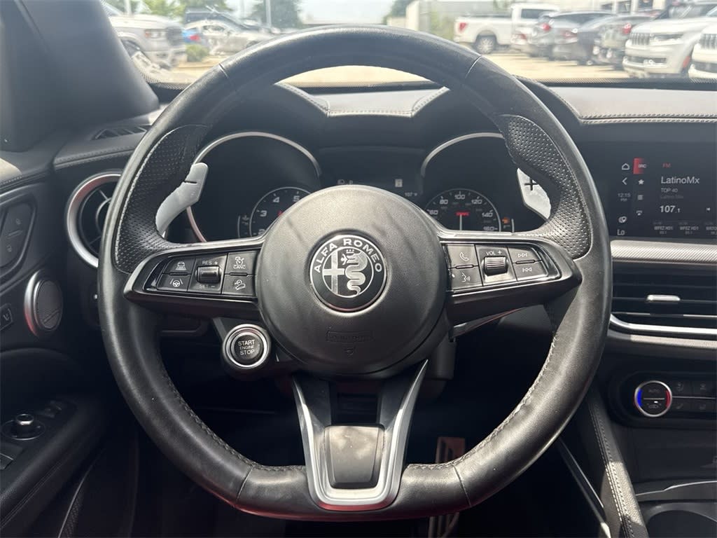 Thumbnail: 2022 Alfa Romeo Stelvio - 14