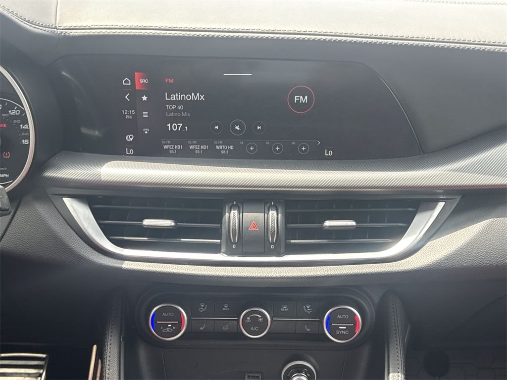 Thumbnail: 2022 Alfa Romeo Stelvio - 15