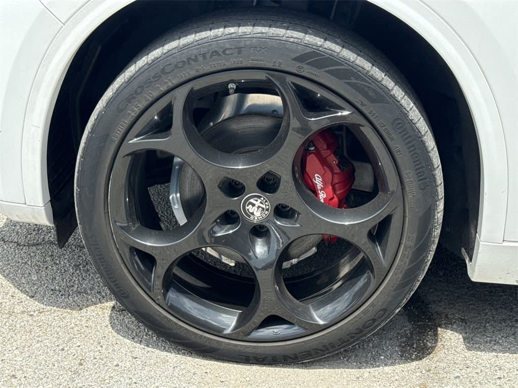 Thumbnail: 2022 Alfa Romeo Stelvio - 8