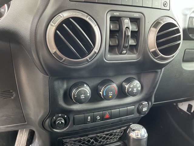 Thumbnail: 2018 Jeep Wrangler - 27