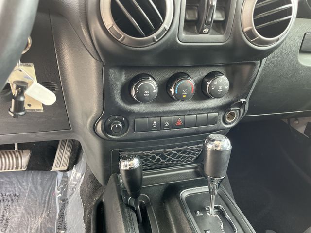 Thumbnail: 2018 Jeep Wrangler - 34