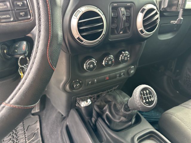 Thumbnail: 2012 Jeep Wrangler - 10