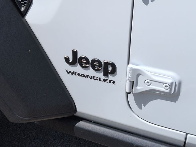 Thumbnail: 2022 Jeep Wrangler - 24