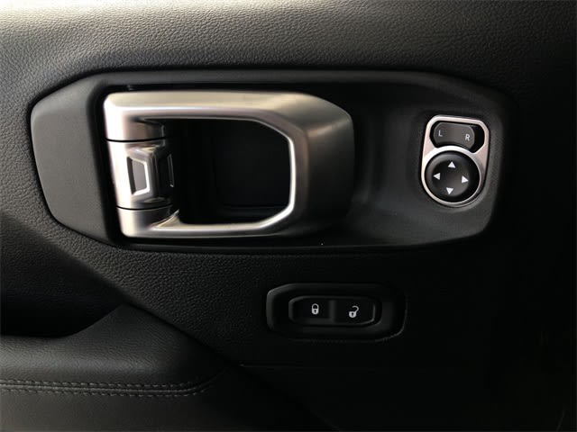 Thumbnail: 2019 Jeep Wrangler - 21