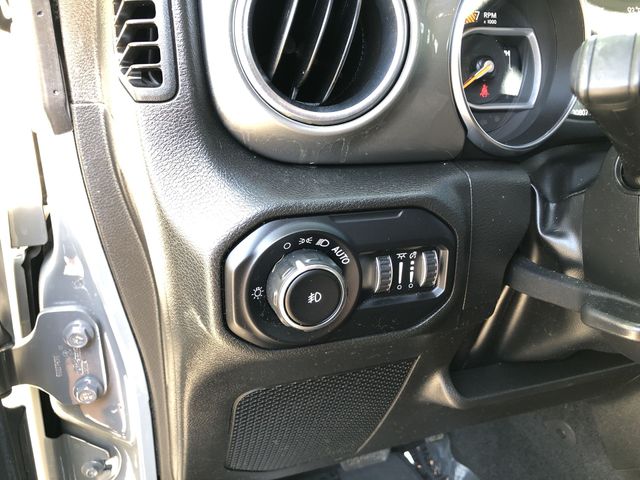 Thumbnail: 2022 Jeep Wrangler - 34